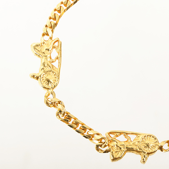 CELINE Horse Carriage Plate Chain Bracelet - Picture 4 of 9